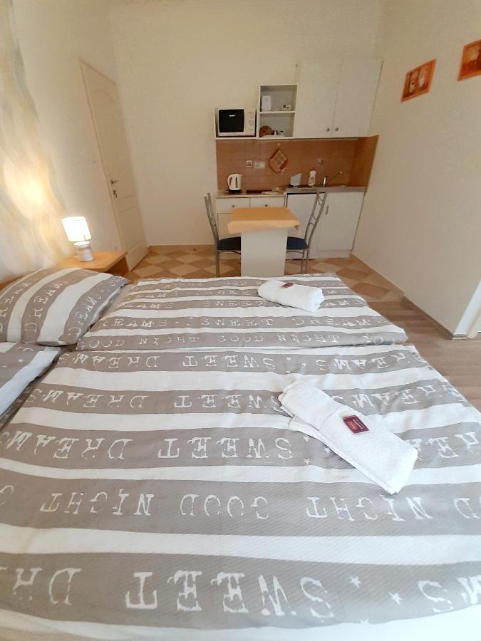 Kehidakustány Petra Apartmanhaz מראה חיצוני תמונה