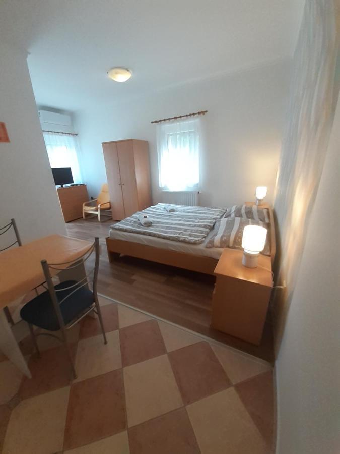 Kehidakustány Petra Apartmanhaz מראה חיצוני תמונה