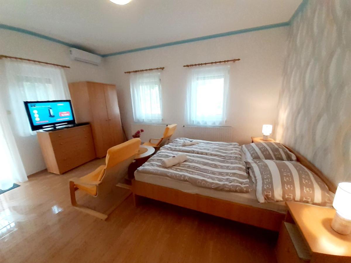 Kehidakustány Petra Apartmanhaz מראה חיצוני תמונה
