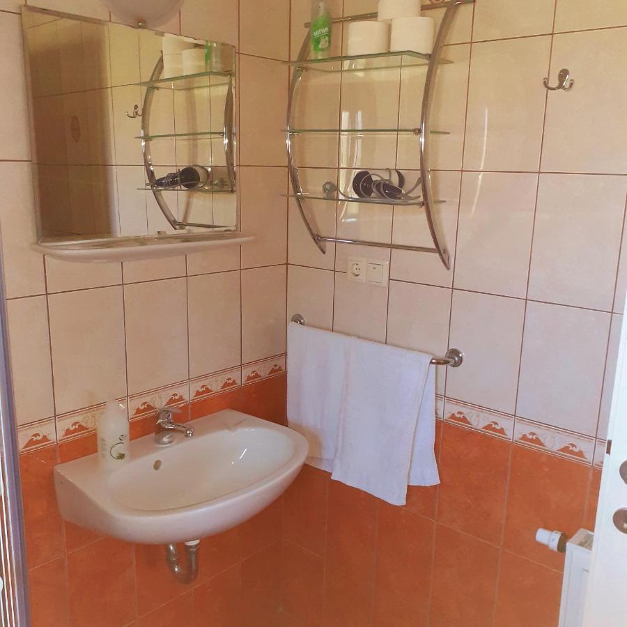 Kehidakustány Petra Apartmanhaz מראה חיצוני תמונה