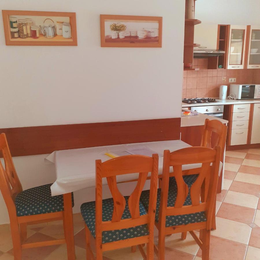 Kehidakustány Petra Apartmanhaz מראה חיצוני תמונה