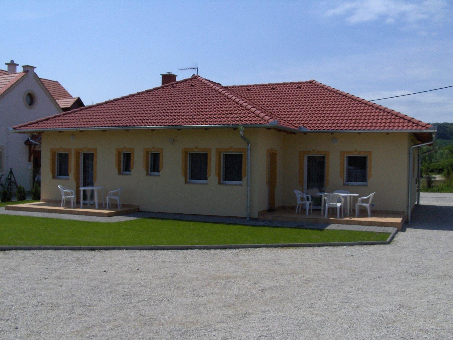Kehidakustány Petra Apartmanhaz מראה חיצוני תמונה